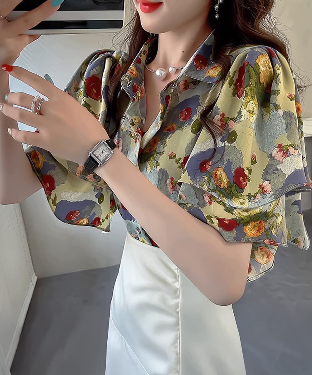 華やか二重フレア袖シャツ 総柄ブラウス