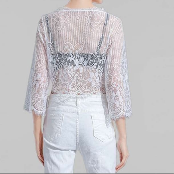ブラウス 透かし柄レースの優雅なクロップドトップス