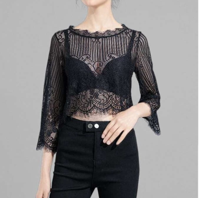 ブラウス 透かし柄レースの優雅なクロップドトップス