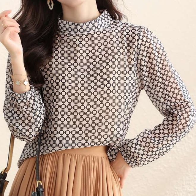 幾何学模様パフスリーブブラウス