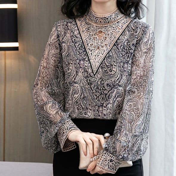 ブラウス 華麗な装飾ハイネックブラウス