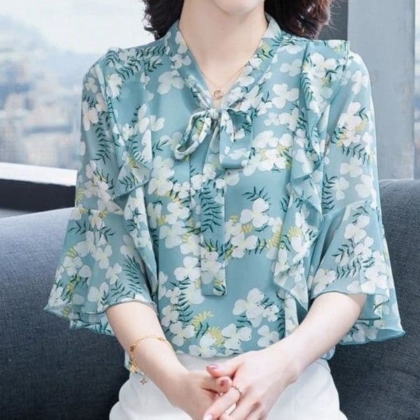 ブラウス 優美な花柄リボンタイブラウス