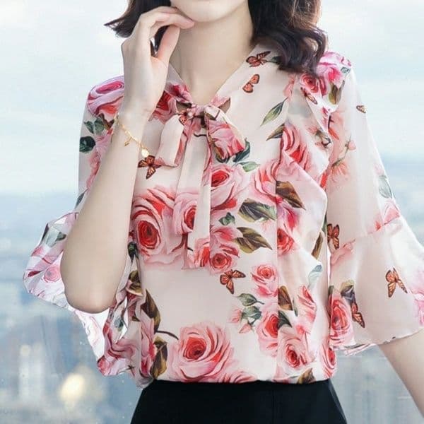 ブラウス 優美な花柄リボンタイブラウス