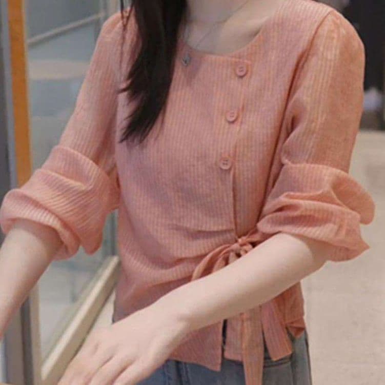 リボン結び付きパフスリーブブラウス