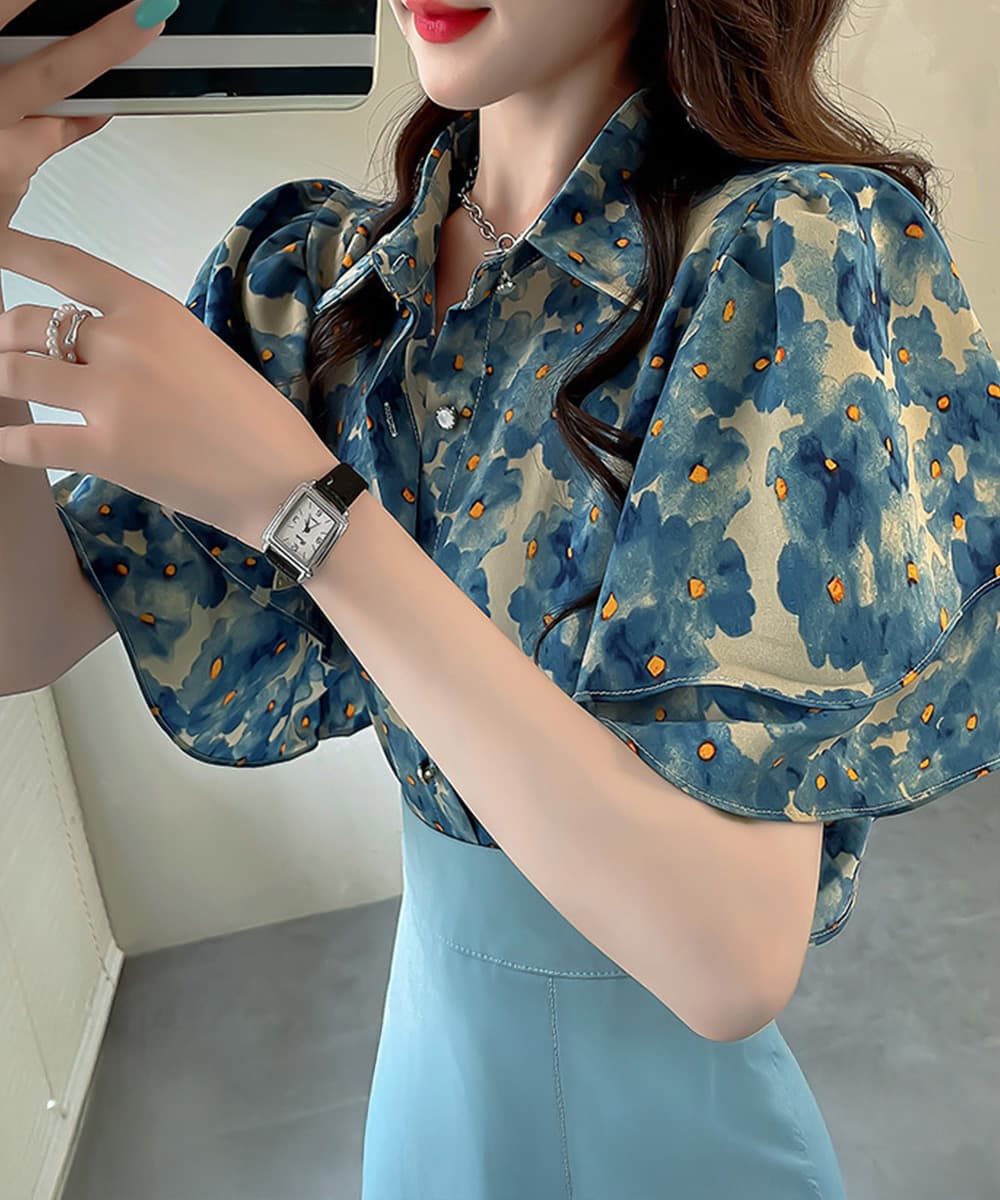 華やか二重フレア袖シャツ 総柄ブラウス