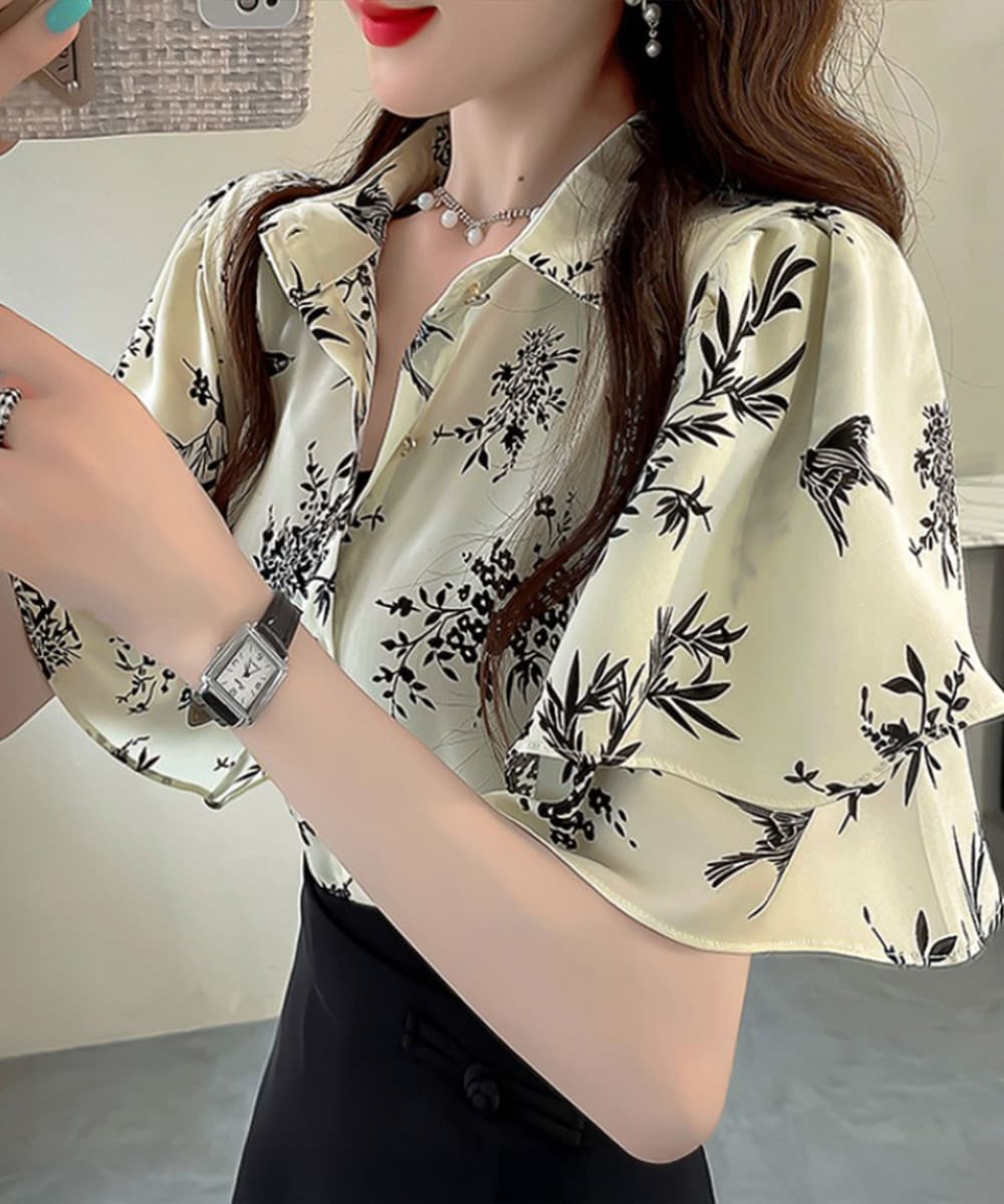 華やか二重フレア袖シャツ 総柄ブラウス