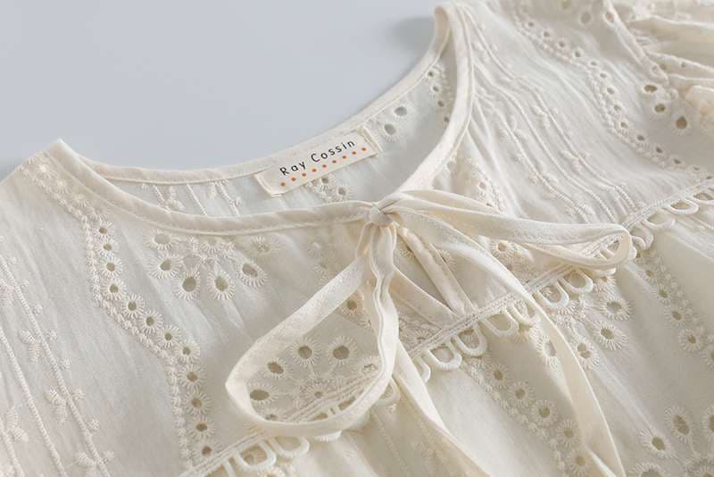 ブラウス ふんわり花柄刺繍のティアードブラウス